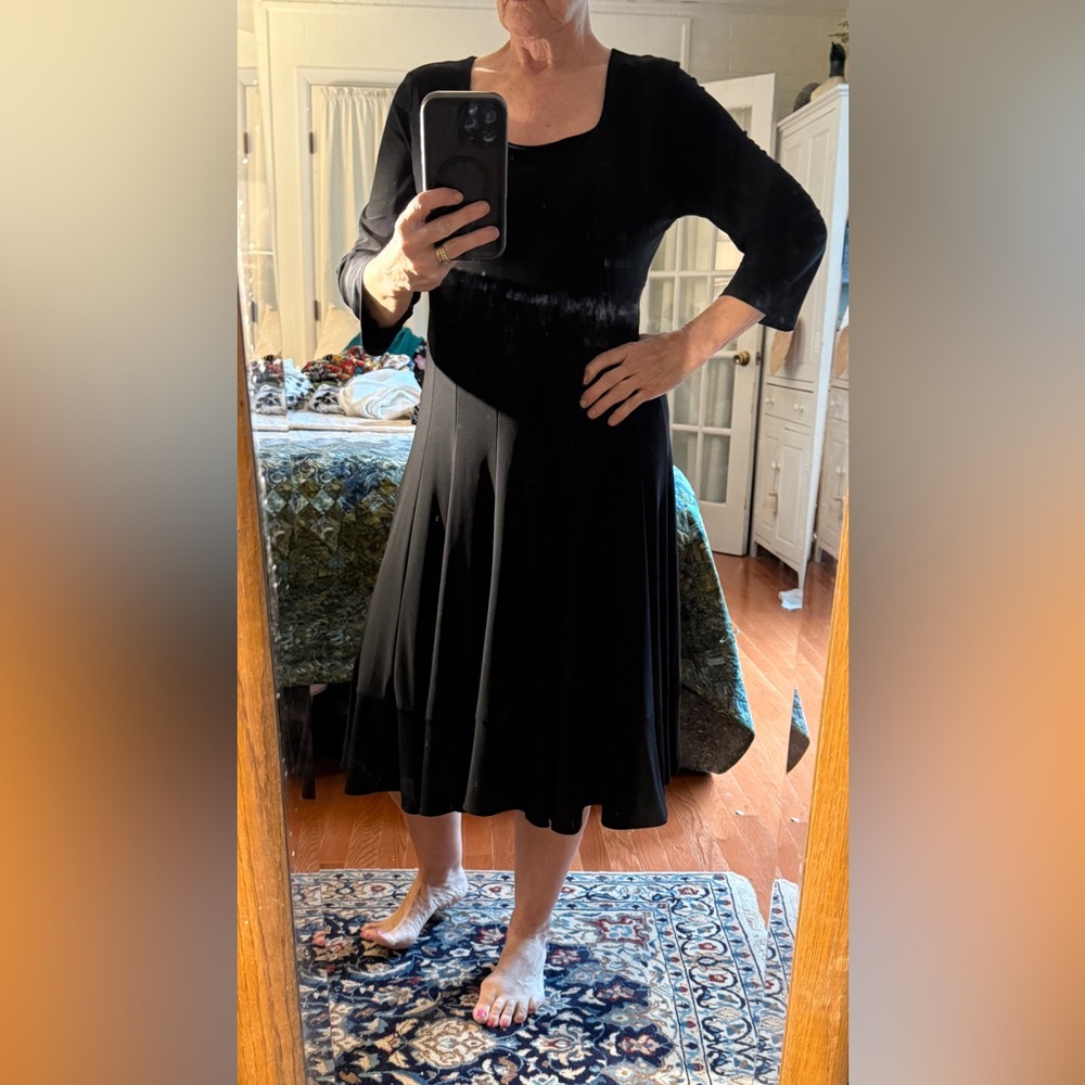 Elegant Black Midi Dress with flattering gore construction